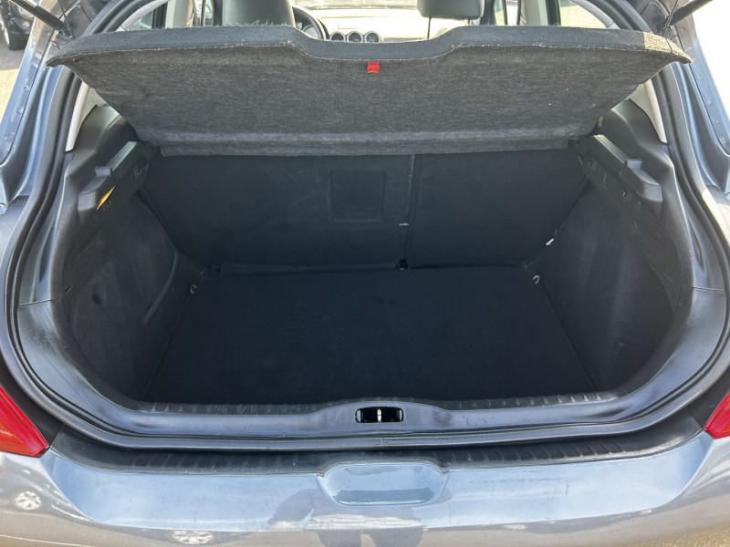 Photo 20 de l'offre de PEUGEOT 308 1.6 VTI 16V PREMIUM PACK 5P à 6790€ chez International Auto Auneau