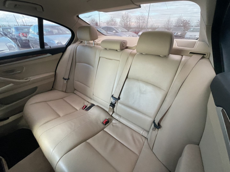 Photo 10 de l'offre de BMW SERIE 5 (F10) 520DA 184CH CONFORT à 16390€ chez International Auto Auneau
