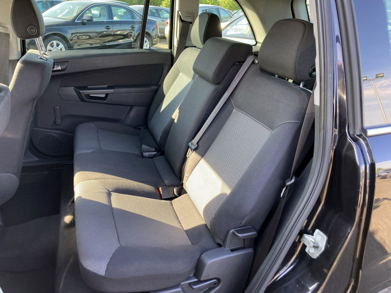 Photo 10 de l'offre de OPEL ZAFIRA 1.6 TWINPORT 115CH EDITION à 8490€ chez International Auto Auneau