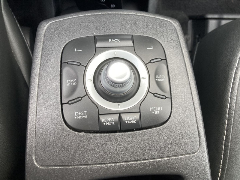 Photo 10 de l'offre de RENAULT GRAND SCENIC III 1.5 DCI 110CH FAP DYNAMIQUE 7 PLACES à 7890€ chez International Auto Auneau