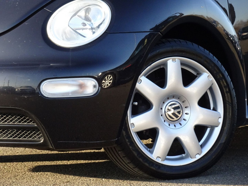 Photo 3 de l'offre de VOLKSWAGEN BEETLE CAB 1.6 102CH à 8390€ chez International Auto Auneau