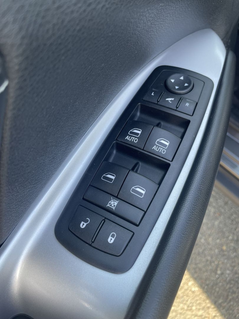 Photo 15 de l'offre de FIAT FREEMONT 2.0 MULTIJET 16V 170CH BLACK CODE AWD BVA à 17790€ chez International Auto Auneau