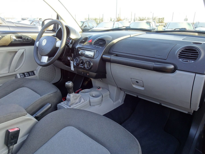 Photo 9 de l'offre de VOLKSWAGEN BEETLE CAB 1.6 102CH à 8390€ chez International Auto Auneau