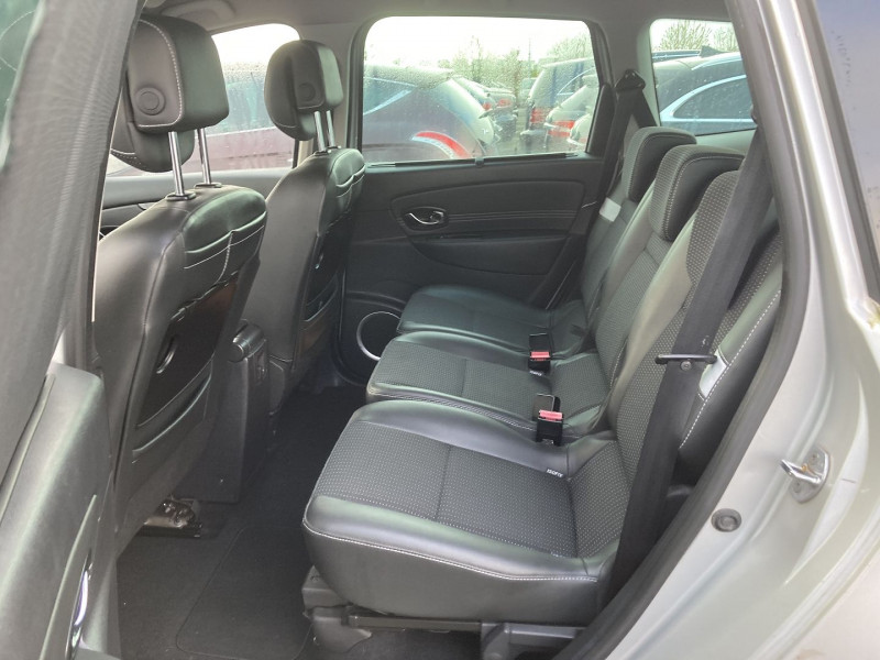 Photo 5 de l'offre de RENAULT GRAND SCENIC III 1.5 DCI 110CH FAP DYNAMIQUE 7 PLACES à 7890€ chez International Auto Auneau