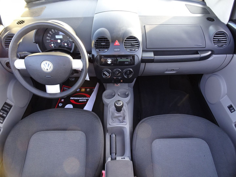 Photo 11 de l'offre de VOLKSWAGEN BEETLE CAB 1.6 102CH à 8390€ chez International Auto Auneau