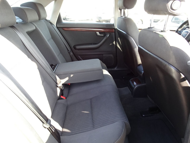 Photo 8 de l'offre de AUDI A4 2.0 TDI 170CH DPF AMBITION QUATTRO à 9690€ chez International Auto Auneau