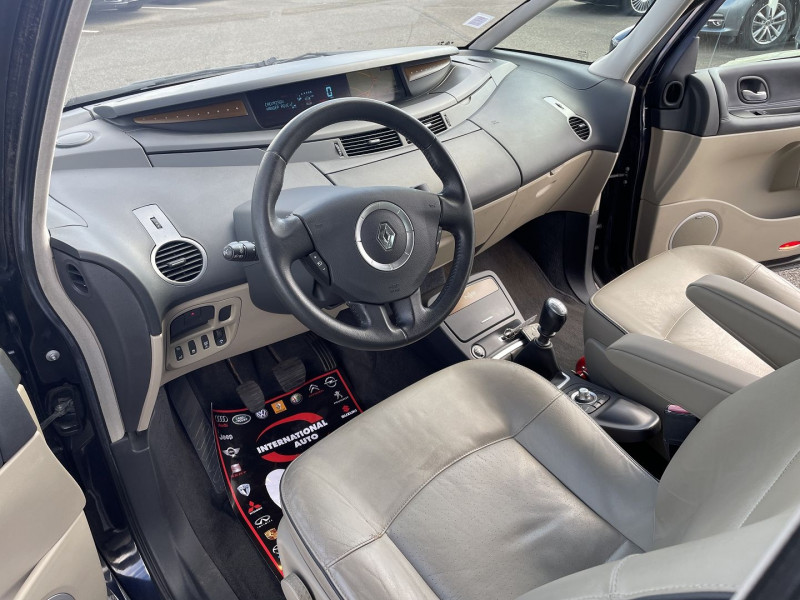 Photo 3 de l'offre de RENAULT GRAND ESPACE IV 2.0 DCI 175CH FAP INITIALE à 14790€ chez International Auto Auneau