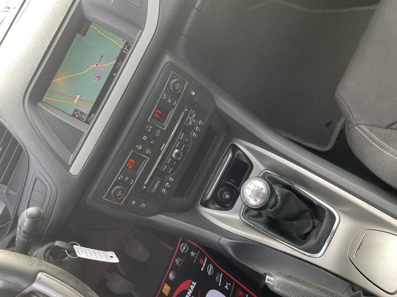 Photo 12 de l'offre de CITROEN C5 1.6 HDI110 FAP DYNAMIQUE à 6990€ chez International Auto Auneau
