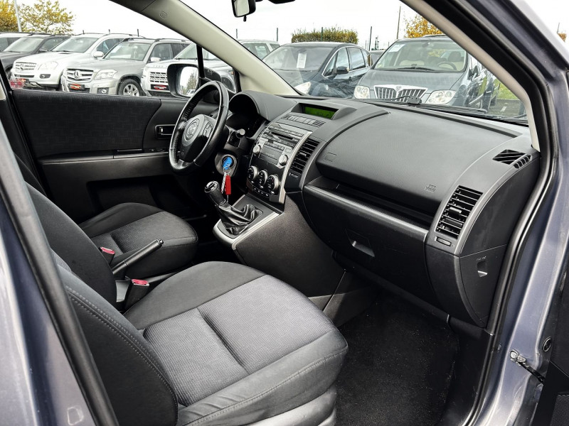 Photo 11 de l'offre de MAZDA MAZDA 5 2.0 MZR-CD110 ELEGANCE 7PL à 7890€ chez International Auto Auneau