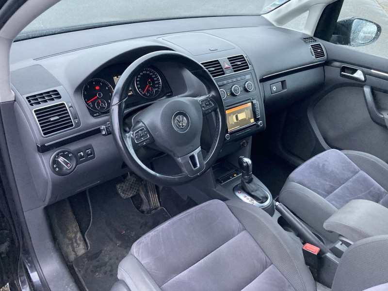 Photo 5 de l'offre de VOLKSWAGEN TOURAN 1.4 TSI 140CH CARAT DSG7 à 12990€ chez International Auto Auneau