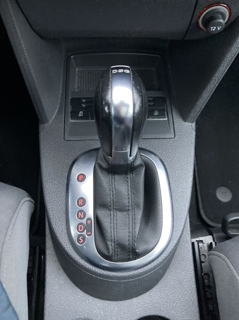 Photo 17 de l'offre de VOLKSWAGEN TOURAN 1.4 TSI 140CH CARAT DSG7 à 12990€ chez International Auto Auneau