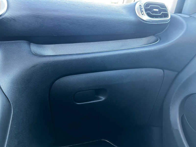 Photo 11 de l'offre de CITROEN C3 PICASSO 1.4 VTI CONFORT à 6790€ chez International Auto Auneau