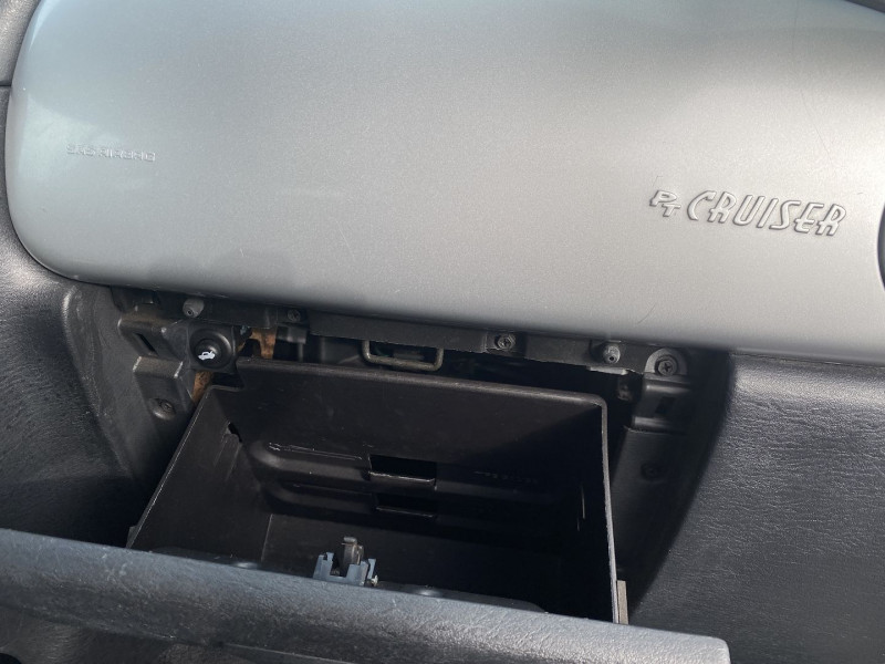 Photo 19 de l'offre de CHRYSLER PT CRUISER CABRIOLET 2.4 LIMITED à 9390€ chez International Auto Auneau
