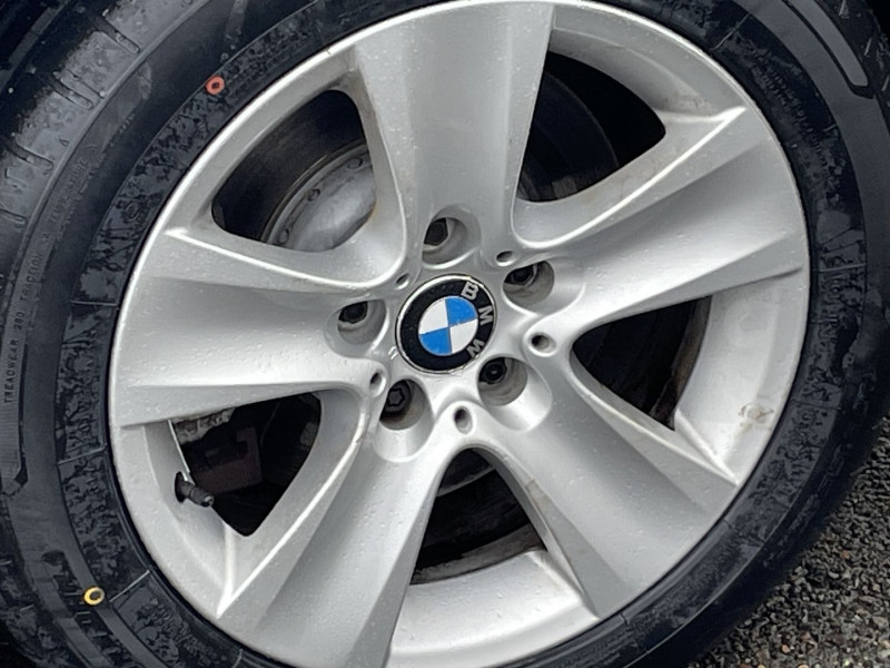 Photo 9 de l'offre de BMW SERIE 5 (F10) 520DA 184CH CONFORT à 14590€ chez International Auto Auneau
