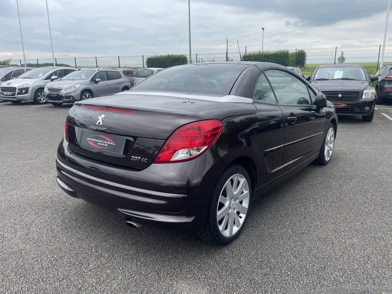 Photo 6 de l'offre de PEUGEOT 207 CC 1.6 THP 16V 156CH FELINE à 9890€ chez International Auto Auneau