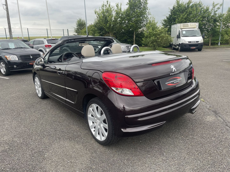 Photo 8 de l'offre de PEUGEOT 207 CC 1.6 THP 16V 156CH FELINE à 9890€ chez International Auto Auneau