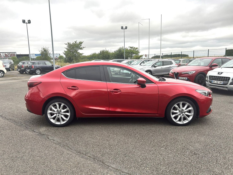 Photo 14 de l'offre de MAZDA MAZDA 3 2.2 SKYACTIV-D 150 DYNAMIQUE 4P à 12790€ chez International Auto Auneau