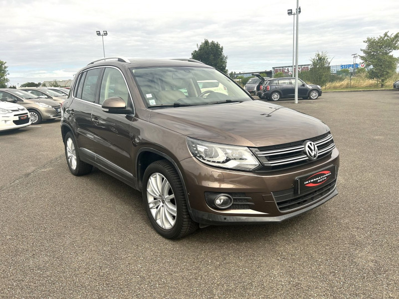 Photo 16 de l'offre de VOLKSWAGEN TIGUAN 2.0 TDI 140CH BLUEMOTION TECHNOLOGY FAP CARAT à 14390€ chez International Auto Auneau