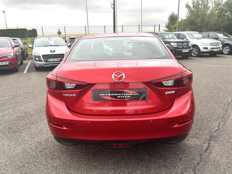 Photo 12 de l'offre de MAZDA MAZDA 3 2.2 SKYACTIV-D 150 DYNAMIQUE 4P à 12790€ chez International Auto Auneau