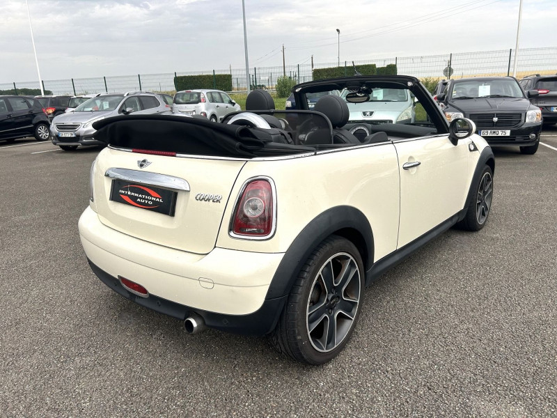 Photo 3 de l'offre de MINI CABRIO COOPER 120CH PACK CHILI à 10590€ chez International Auto Auneau