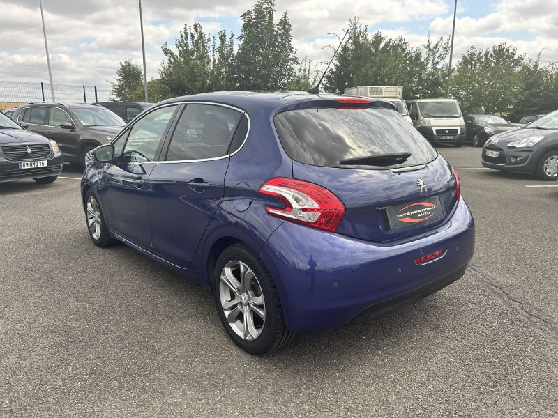 Photo 14 de l'offre de PEUGEOT 208 1.6 VTI ALLURE 6CV 5P à 9990€ chez International Auto Auneau