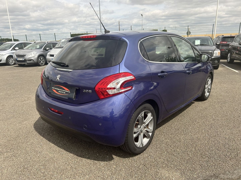 Photo 2 de l'offre de PEUGEOT 208 1.6 VTI ALLURE 6CV 5P à 9990€ chez International Auto Auneau