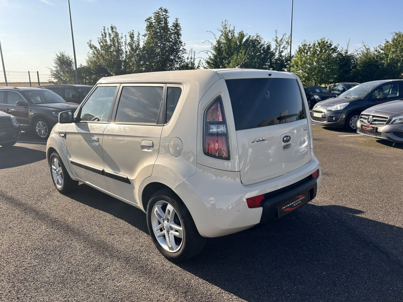 Photo 11 de l'offre de KIA SOUL 1.6 CRDI PLAY à 6690€ chez International Auto Auneau