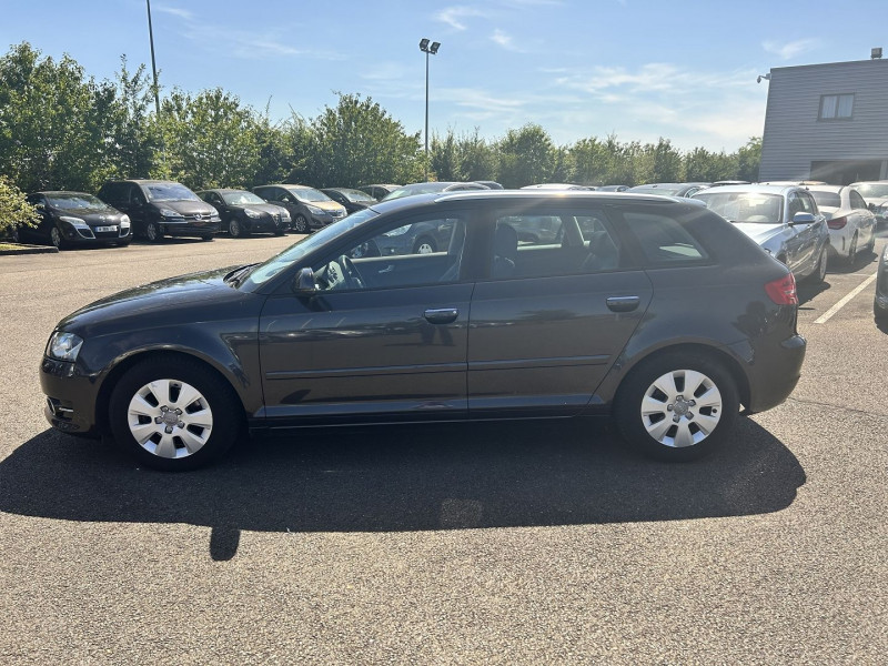 Photo 10 de l'offre de AUDI A3 1.6 TDI 105CH DPF START/STOP ATTRACTION3P à 11690€ chez International Auto Auneau