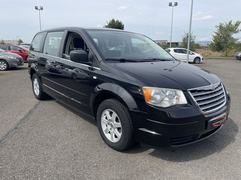 Photo 14 de l'offre de CHRYSLER GRAND VOYAGER 2.8 CRD LX BA à 12990€ chez International Auto Auneau