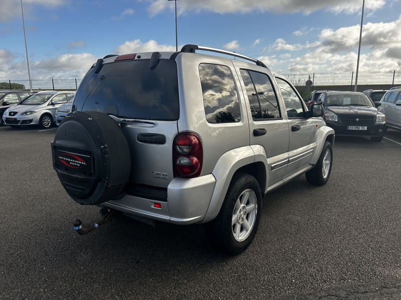 Photo 2 de l'offre de JEEP CHEROKEE 2.8 CRD163 LIMITED à 8490€ chez International Auto Auneau