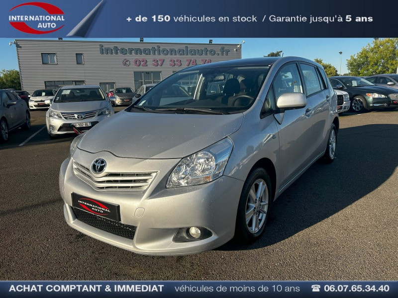 Toyota VERSO 126 D-4D DYNAMIC 7 PLACES Diesel GRIS CLAIR  Occasion à vendre