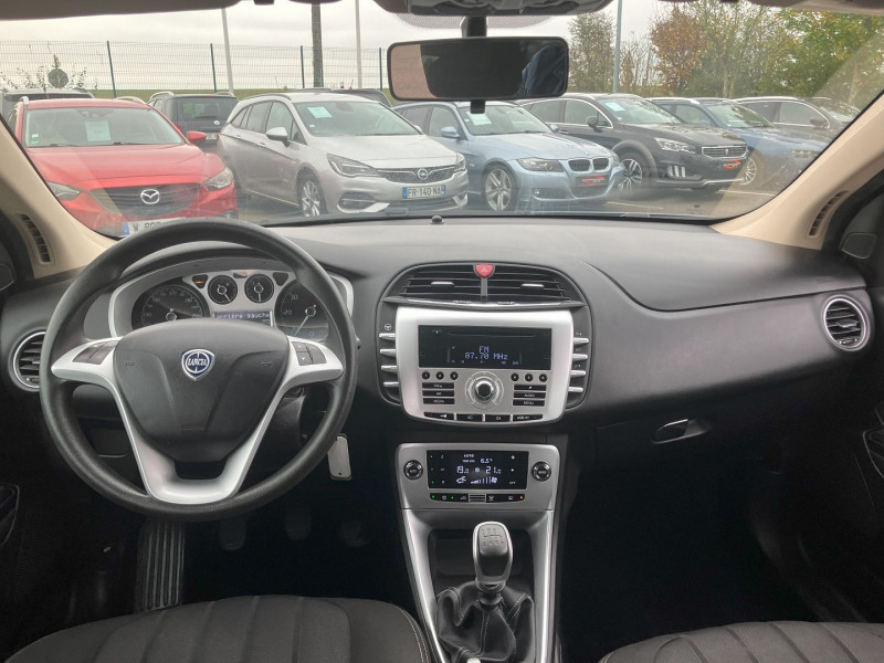 Photo 8 de l'offre de LANCIA DELTA 1.6 MULTIJET 120 16V DPF PLATINO à 8890€ chez International Auto Auneau