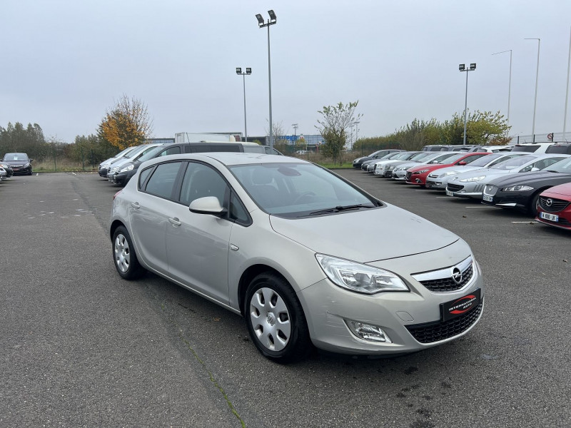 Photo 3 de l'offre de OPEL ASTRA 1.4 TWINPORT ESSENTIA à 7790€ chez International Auto Auneau