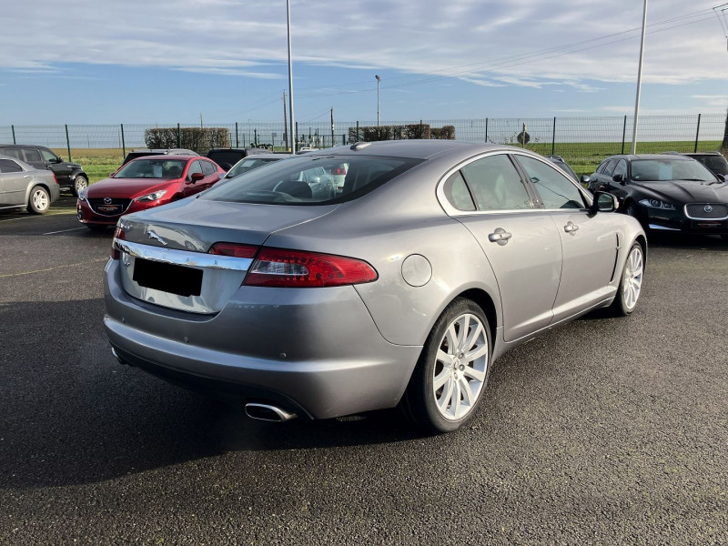 Photo 14 de l'offre de JAGUAR XF 4.2 V8 LUXE PREMIUM à 14990€ chez International Auto Auneau