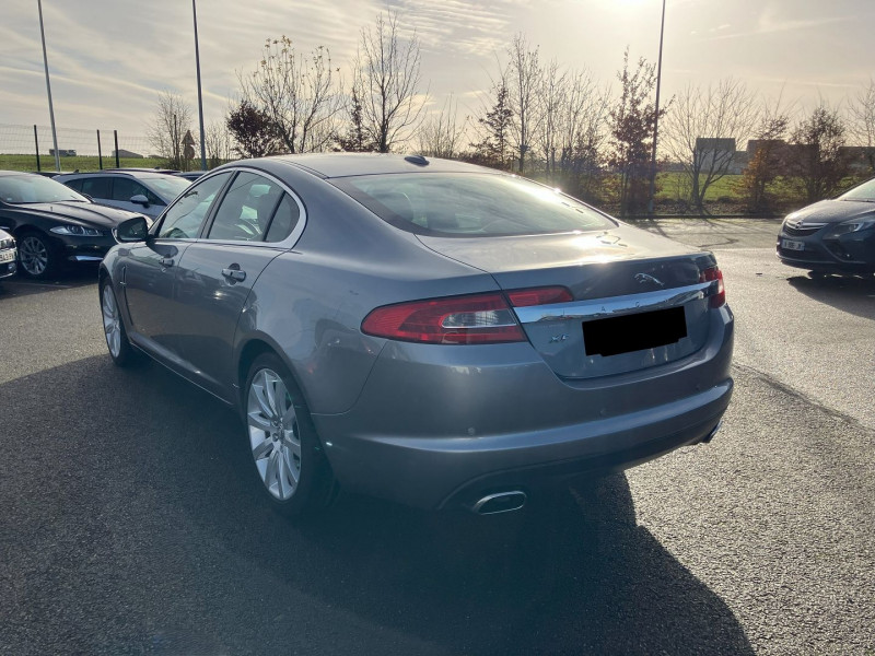 Photo 2 de l'offre de JAGUAR XF 4.2 V8 LUXE PREMIUM à 14990€ chez International Auto Auneau