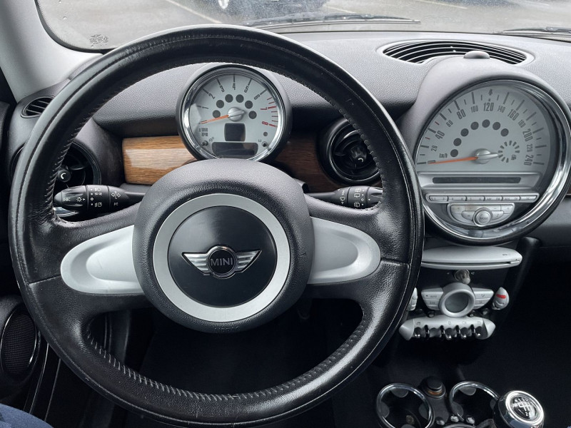 Photo 15 de l'offre de MINI CLUBMAN COOPER 120CH à 6990€ chez International Auto Auneau