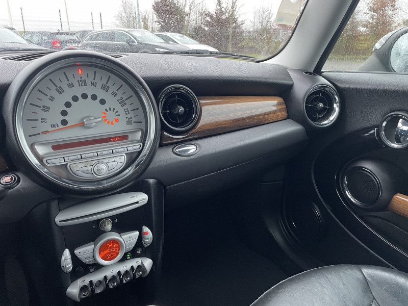 Photo 16 de l'offre de MINI CLUBMAN COOPER 120CH à 6990€ chez International Auto Auneau