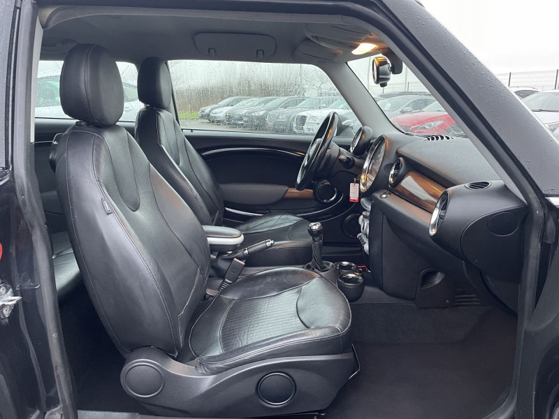 Photo 6 de l'offre de MINI CLUBMAN COOPER 120CH à 6990€ chez International Auto Auneau