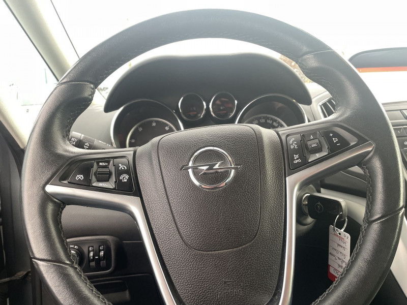 Photo 19 de l'offre de OPEL ZAFIRA TOURER 2.0 CDTI 110CH EDITION 7 PLACES à 12990€ chez International Auto Auneau