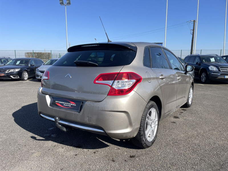 Photo 2 de l'offre de CITROEN C4 1.6 VTI 120CH CONFORT BVA à 7990€ chez International Auto Auneau