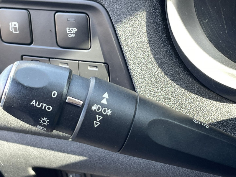 Photo 15 de l'offre de CITROEN C4 1.6 VTI 120CH CONFORT BVA à 7990€ chez International Auto Auneau