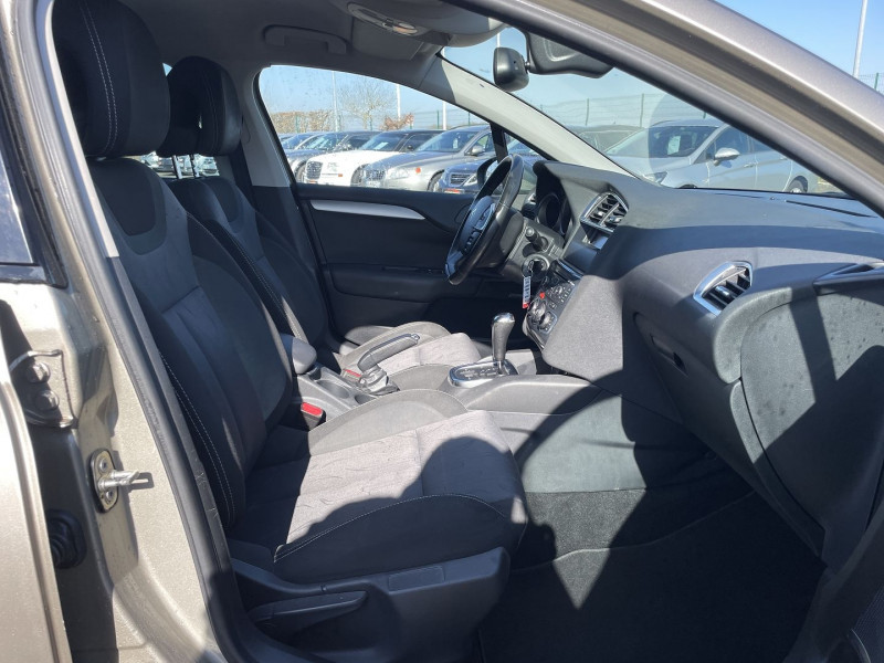 Photo 5 de l'offre de CITROEN C4 1.6 VTI 120CH CONFORT BVA à 7990€ chez International Auto Auneau