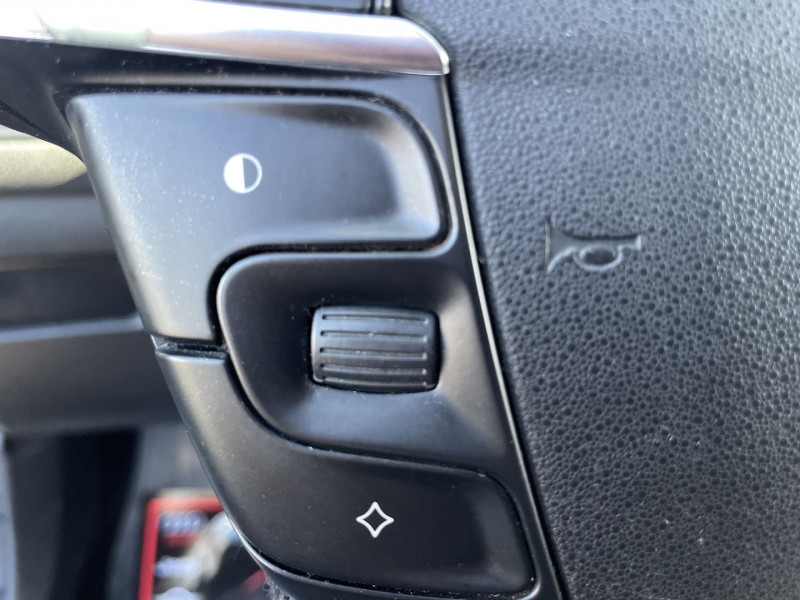Photo 18 de l'offre de CITROEN C4 1.6 VTI 120CH CONFORT BVA à 7990€ chez International Auto Auneau