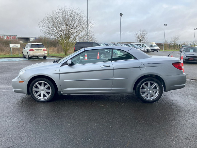 Photo 15 de l'offre de CHRYSLER SEBRING CABRIOLET 2.7 V6 LIMITED BA TOIT RIGIDE à 9890€ chez International Auto Auneau