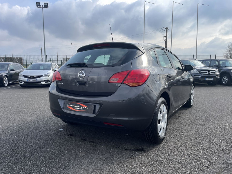 Photo 2 de l'offre de OPEL ASTRA 1.4 TWINPORT ENJOY à 6990€ chez International Auto Auneau