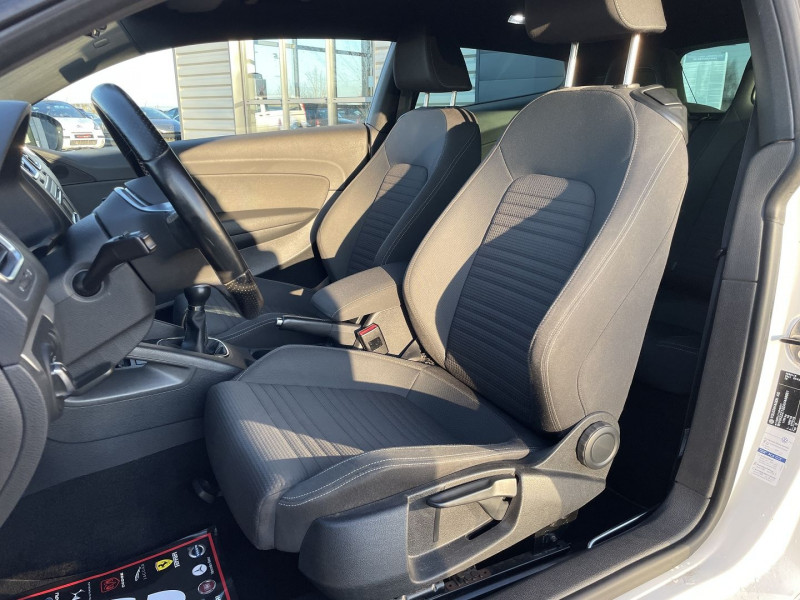 Photo 4 de l'offre de VOLKSWAGEN SCIROCCO 1.4 TSI 160CH à 11490€ chez International Auto Auneau