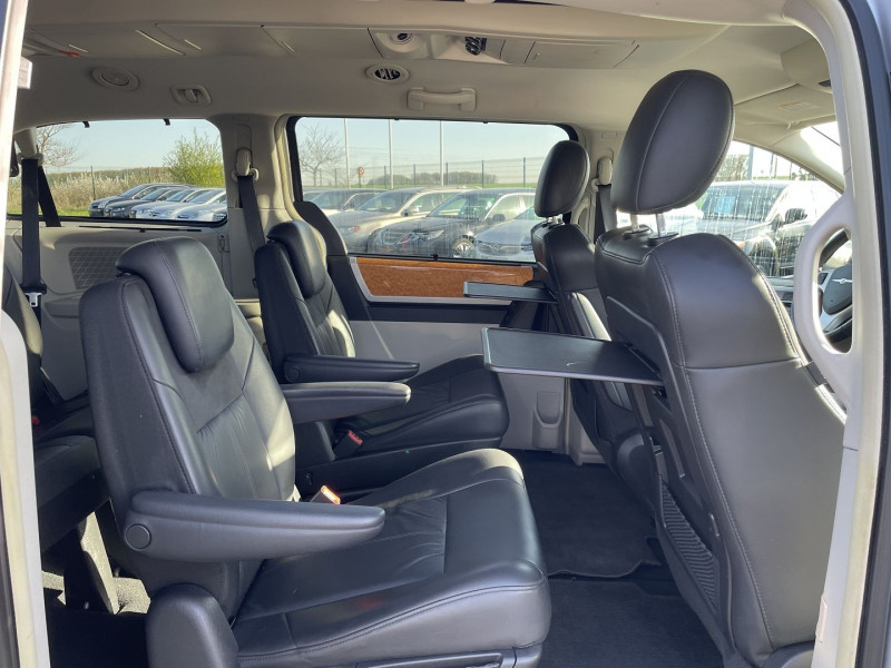 Photo 8 de l'offre de CHRYSLER GRAND VOYAGER 2.8 CRD LIMITED BA à 14590€ chez International Auto Auneau