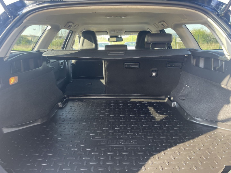 Photo 12 de l'offre de TOYOTA AURIS TOURING SPORTS 112 D-4D LOUNGE à 11890€ chez International Auto Auneau
