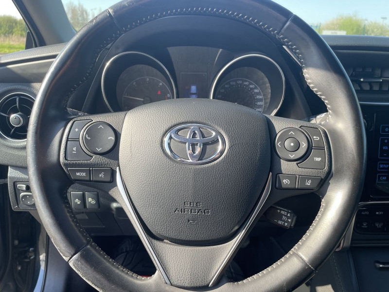 Photo 17 de l'offre de TOYOTA AURIS TOURING SPORTS 112 D-4D LOUNGE à 11890€ chez International Auto Auneau