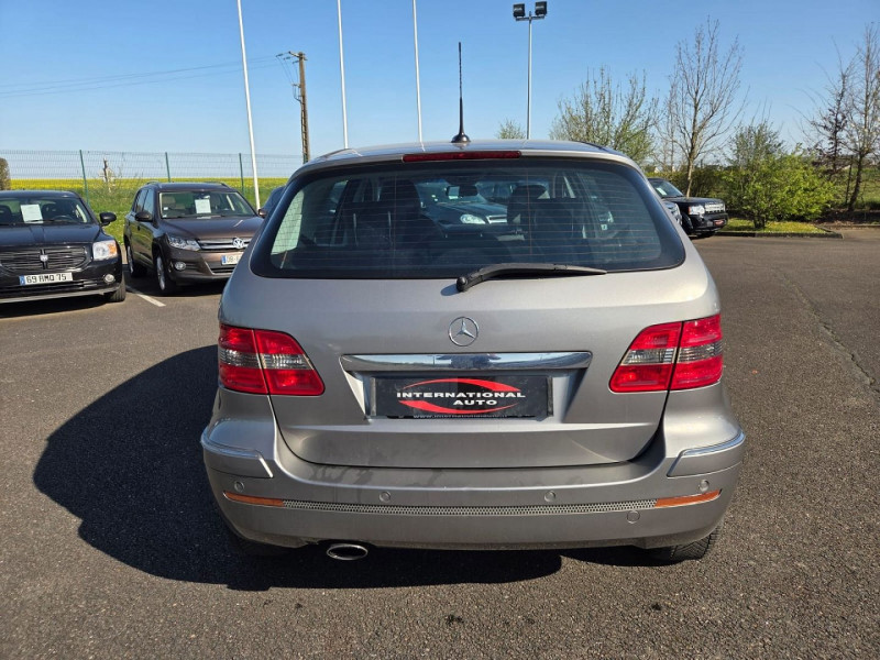 Photo 2 de l'offre de MERCEDES-BENZ CLASSE B 180 CDI CVT à 8390€ chez International Auto Auneau